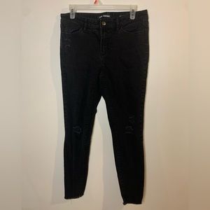 Women’s ripped jeans